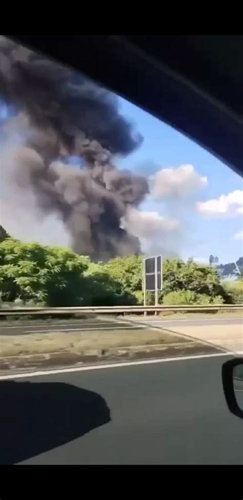 Incêndio de grandes proporções assusta motoristas na BR 386 em Nova