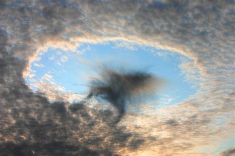 File:HolePunchCloud.jpg - Wikimedia Commons