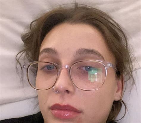 Emma Chamberlain Emma Chamberlain Glasses Inspiration Eye Wear Glasses