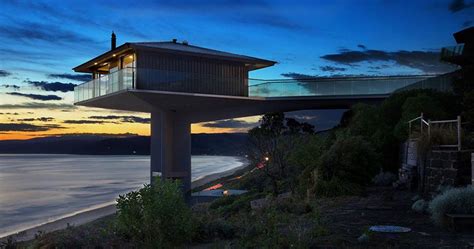 This Unbelievable House In Australia Seems To Float Above The Sea