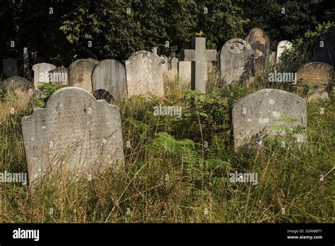 Victorian Tombstones High Resolution Stock Photography And Images Alamy