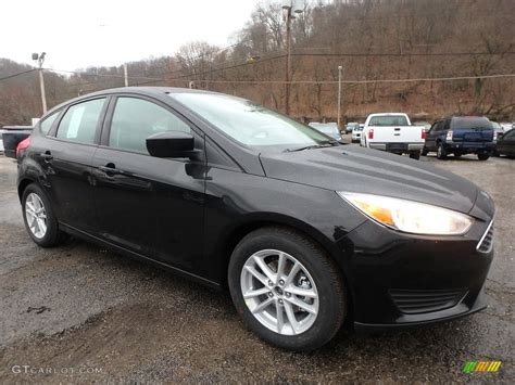 2018 Shadow Black Ford Focus Se Hatch 125710380 Photo 9 Gtcarlot