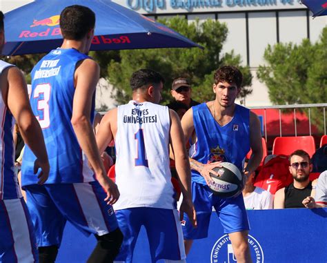 Champions Crowned In Red Bull Half Court 3x3 Basketball Event In Izmir