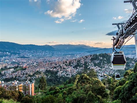 Medellín Cable Car & Metro System Tour + Parque Arvi - Medellin Tours