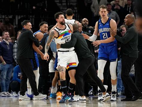 ¡duro Castigo La Nba Suspende Con Cuatro Partidos A Bamba Y Tres A Rivers Por La Pelea En El