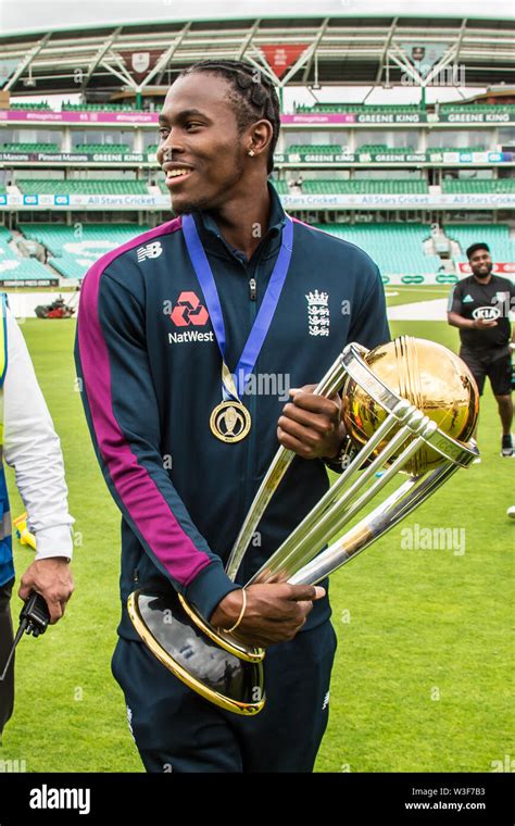 Cricket world cup trophy icc 2019 hi-res stock photography and images - Alamy