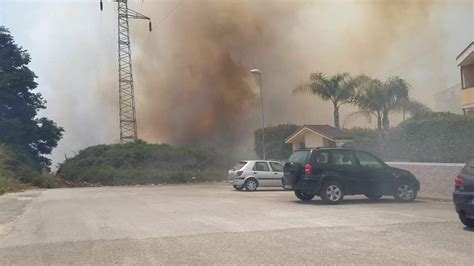 Emergenza Incendi Nel Vibonese Evacuato Villaggio Turistico A Tropea