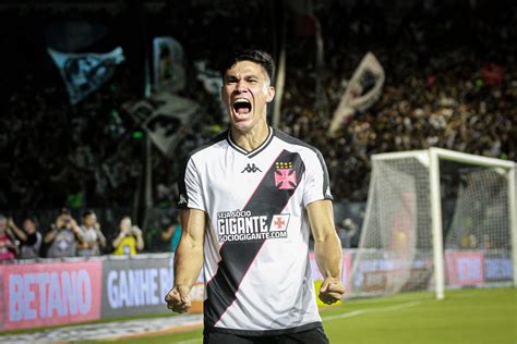 Vitória do Vasco domina capas de jornais veja aqui