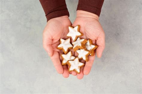 Premium Photo Cinnamon Stars Zimtsterne Traditional German Christmas