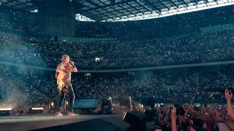 Max Pezzali comè andato il concerto a San Siro la scaletta e la