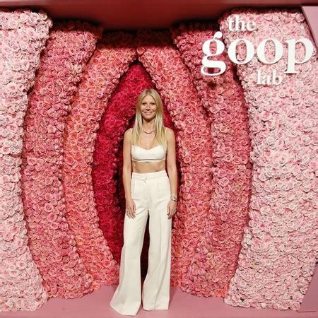 Después del éxito de la vela con olor a su vagina Gwyneth Paltrow