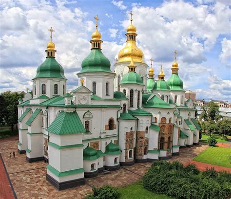 Киев был основан и построен предводителем Русской Трои Кандой в 42503 м ...