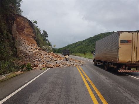 Deslizamento De Terra Na BR 070 Em MT Deixa Pista Parcialmente