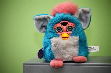 El Furby El juguete más cariñoso e inquietante de la historia Vandal