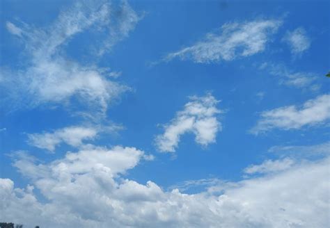 langit langit biru langit latar belakang