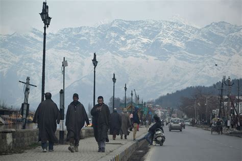 Kashmir Continues To Reel Under Sub Zero Temperatures Kashmir Observer