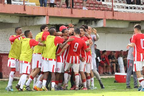 Hercílio Luz vence o Carlos Renaux se classifica e enfrenta o