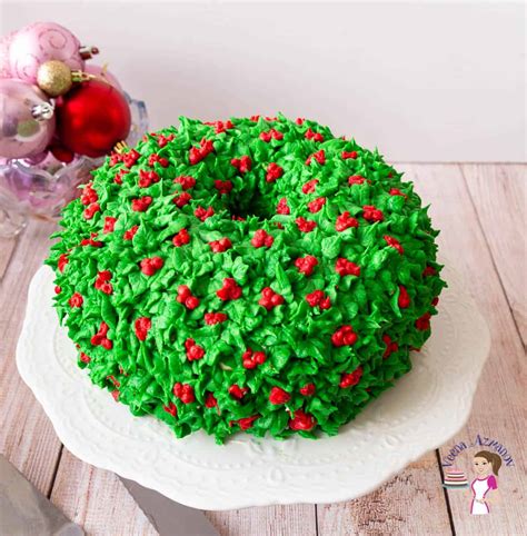 Christmas Cake Wreath - Veena Azmanov