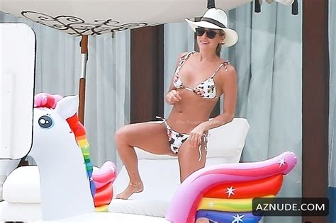 Kristin Cavallari Displays Her Slender Bikini Body During A Mexico Vacation With Friends AZNude