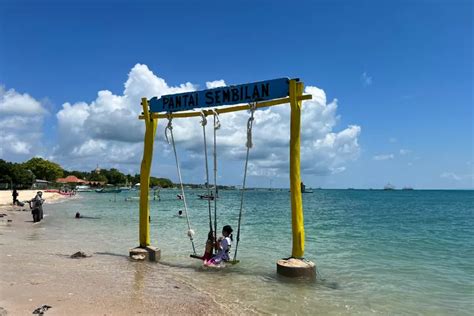 Menikmati Indahnya Pasir Putih Di Pantai Sembilan Ujung Timur Pulau