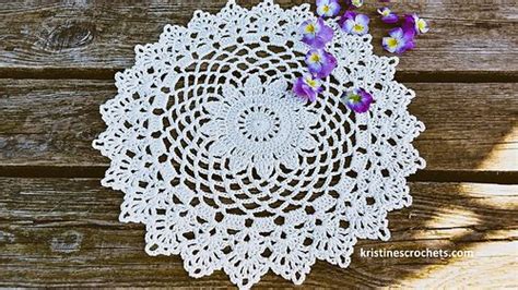 Pretty Daisy Doily Pattern By Kristines Crochets Doily Patterns Crochet Patterns Crochet Doilies