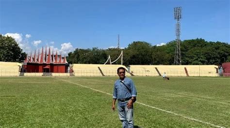 Jadi Kandang Semen Padang FC Rumput Stadion Haji Agus Salim Mulai