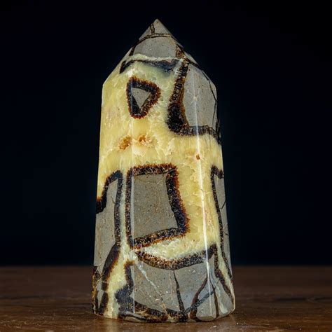 Bellissimo Aa Settario Obelisco Con Bellissimi Cristalli Di Calcite