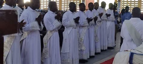 Ordination De Neuf Nouveaux Pretres Au Diocese De Kara Dioc Se