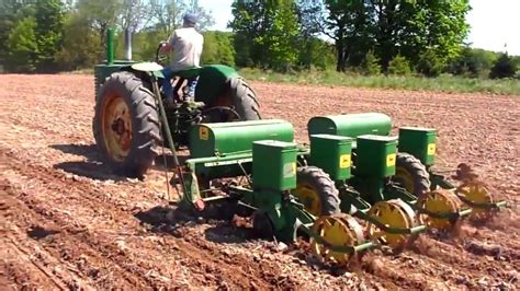 1947 John Deere G Planting Corn With 1240 Planter YouTube