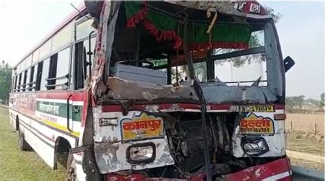 Collision Between Aligarh Tractor Trolly And Roadways Bus On Yamuna Expressway And 18 Injured In