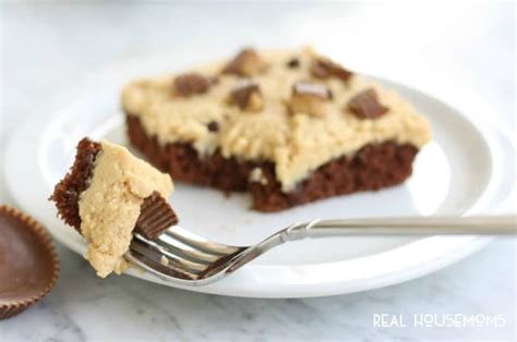 Chocolate Peanut Butter Cup Sheet Cake ⋆ Real Housemoms