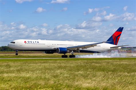 Delta Air Lines Schedules Boeing 767 Flights Between New York Jfk And Phoenix