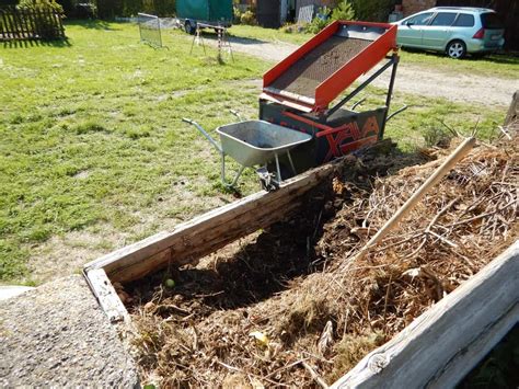 Kompost sieben Rüttelsieb Siebanlagen XAVA Recycling