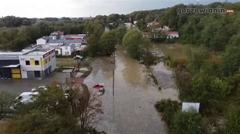 Warszawska po nawałnicy zamieniła się w jezioro Radna chce budowy