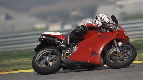 Generationenvergleich Ducati Panigale R Final Edition Und