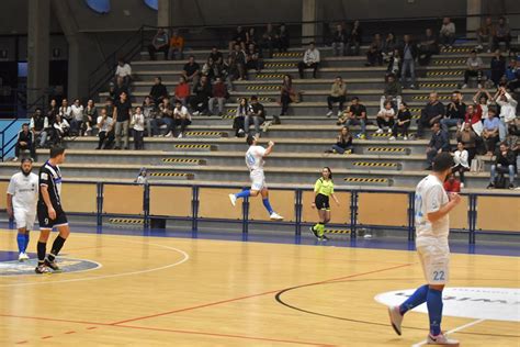 LA BYRE RUVO PAREGGIA CON IL FUTSAL BRINDISI Ruvesi It