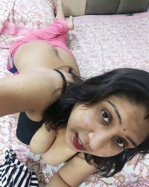 Desi Bhabhi Saavi 10 Nude Pics XHamster