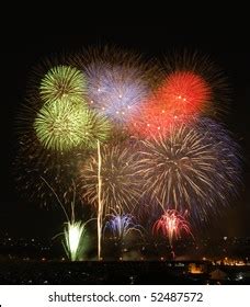 Roman Candle Firework: Over 945 Royalty-Free Licensable Stock Photos ...