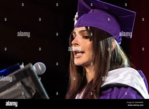 New York Usa Th Jan Emily Ratajkowski Delivers Commencement