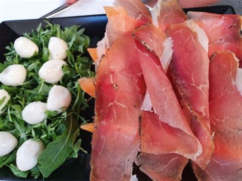 Melonsalat Med Parmaskinke Og Mozzarella Nogetiovnen Dk