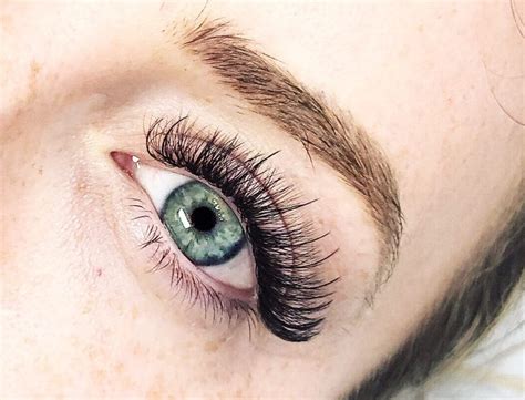 Volume Hybrid And Classic Eyelash Extensions RM Academy