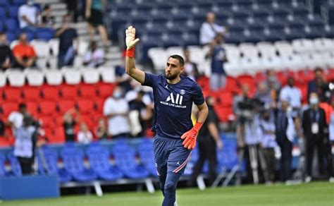 Gianluigi Donnarumma se quedó con la titularidad de Keylor Navas en PSG