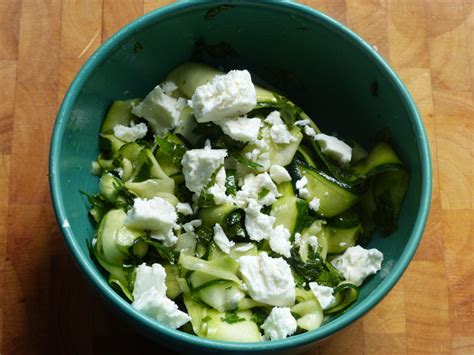 Recettes De Salade De Courgettes De Cvouslechef Le Blog