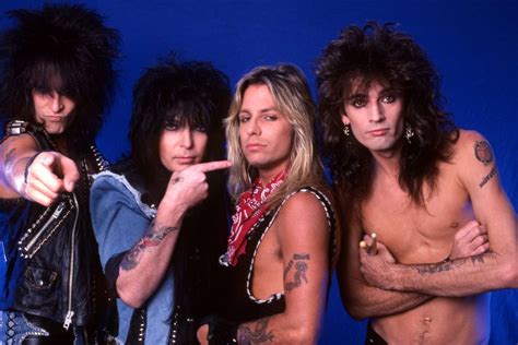 Mötley Crüe s Mick Mars Files Lawsuit Against the Band After Tour Exit