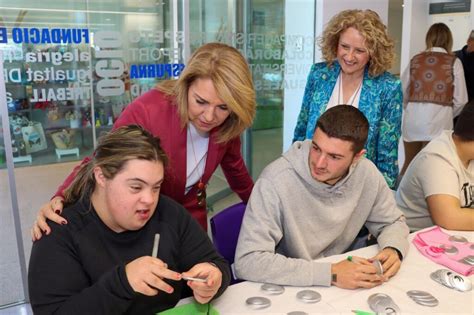 La Vicepresidenta del Consell Susana Camarero visita la Fundació