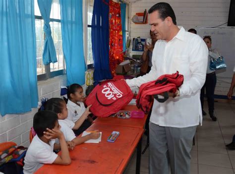 Alcalde Inicia Construcci N De Techumbre Met Lica En La Escuela