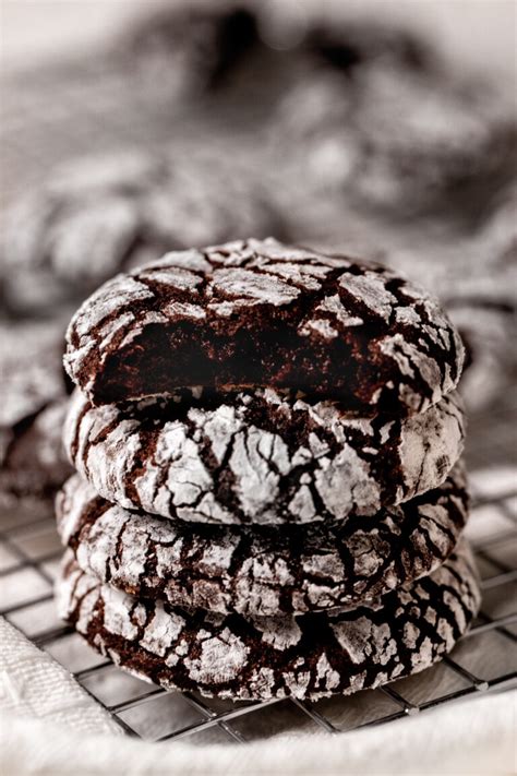 Classic Chocolate Crinkle Cookies Extra Fudgy The Gay Globetrotter