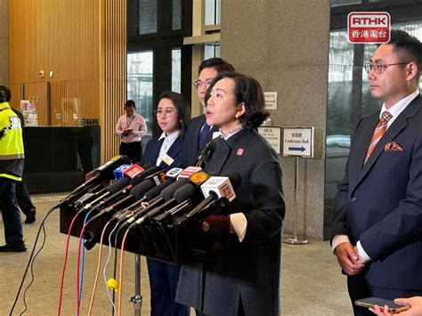 區議員就任儀式完成 麥美娟：各區議員均愛國愛港熱心社區服務 新浪香港