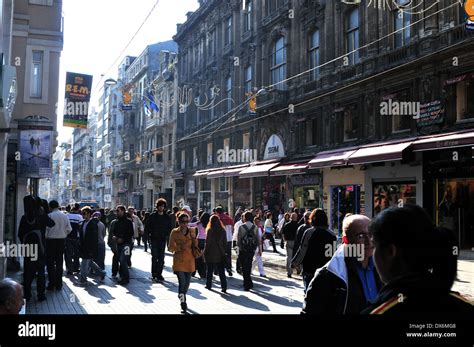 Street view of Istanbul, Turkey Stock Photo - Alamy