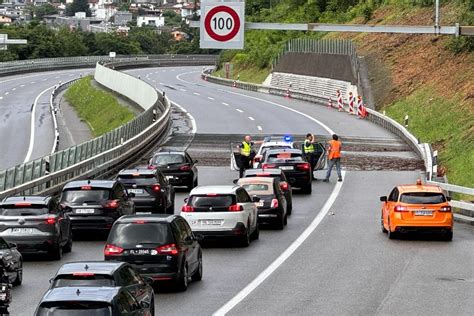 Allagamenti Frane Ed Esondazioni Riapre L A In Entrambe Le Direzioni